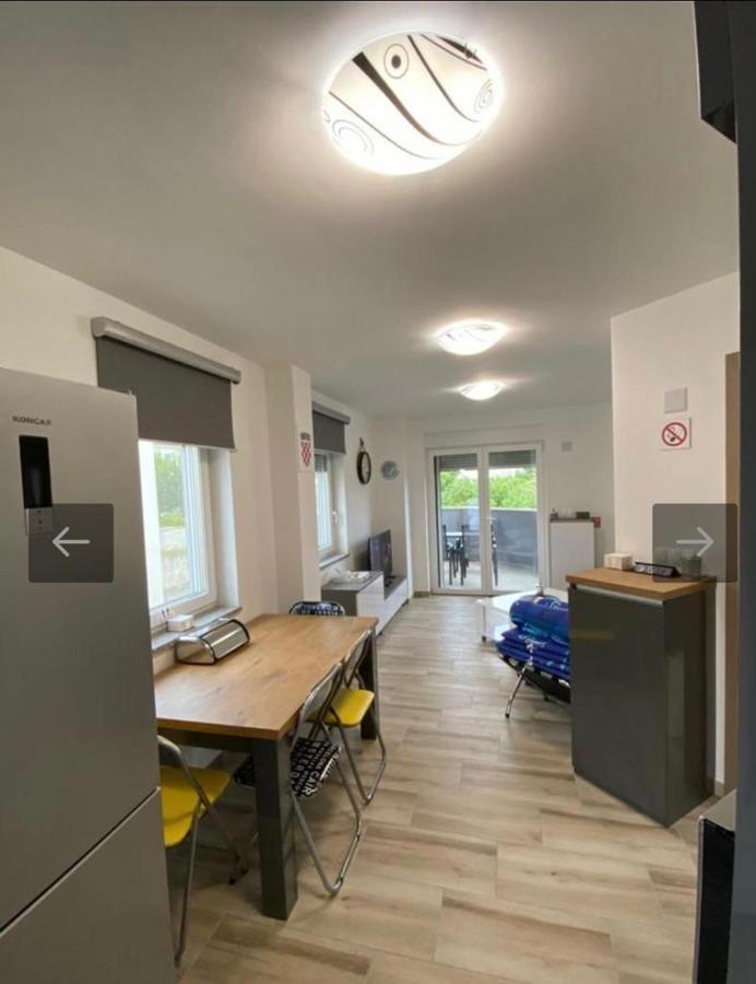 Apartmani Jedro Šilo Exteriör bild
