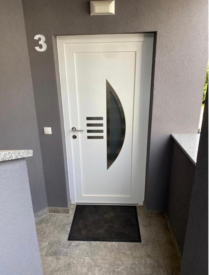 Apartmani Jedro Šilo Exteriör bild