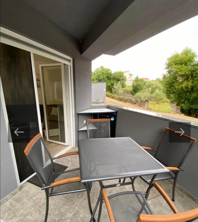 Apartmani Jedro Šilo Exteriör bild