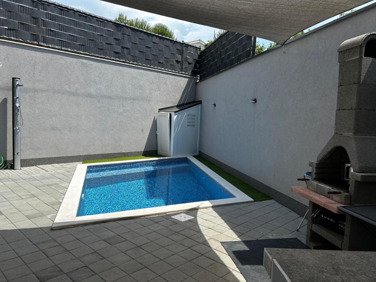 Apartmani Jedro Šilo Exteriör bild