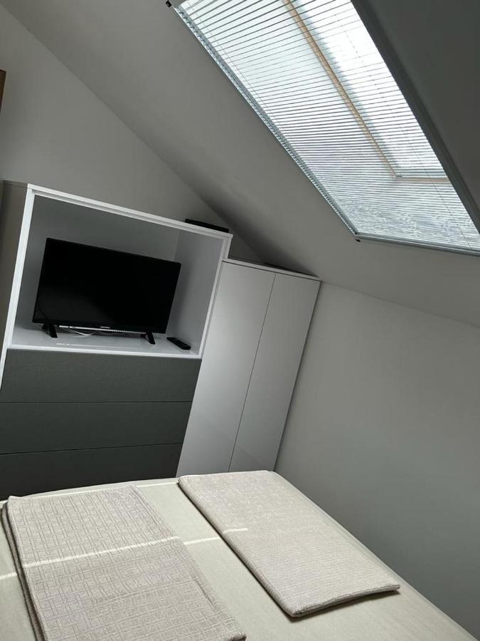 Apartmani Jedro Šilo Exteriör bild